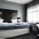 سكانديك فرونت 4*