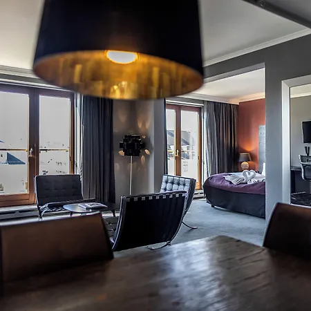 Scandic Front Hotel 4*